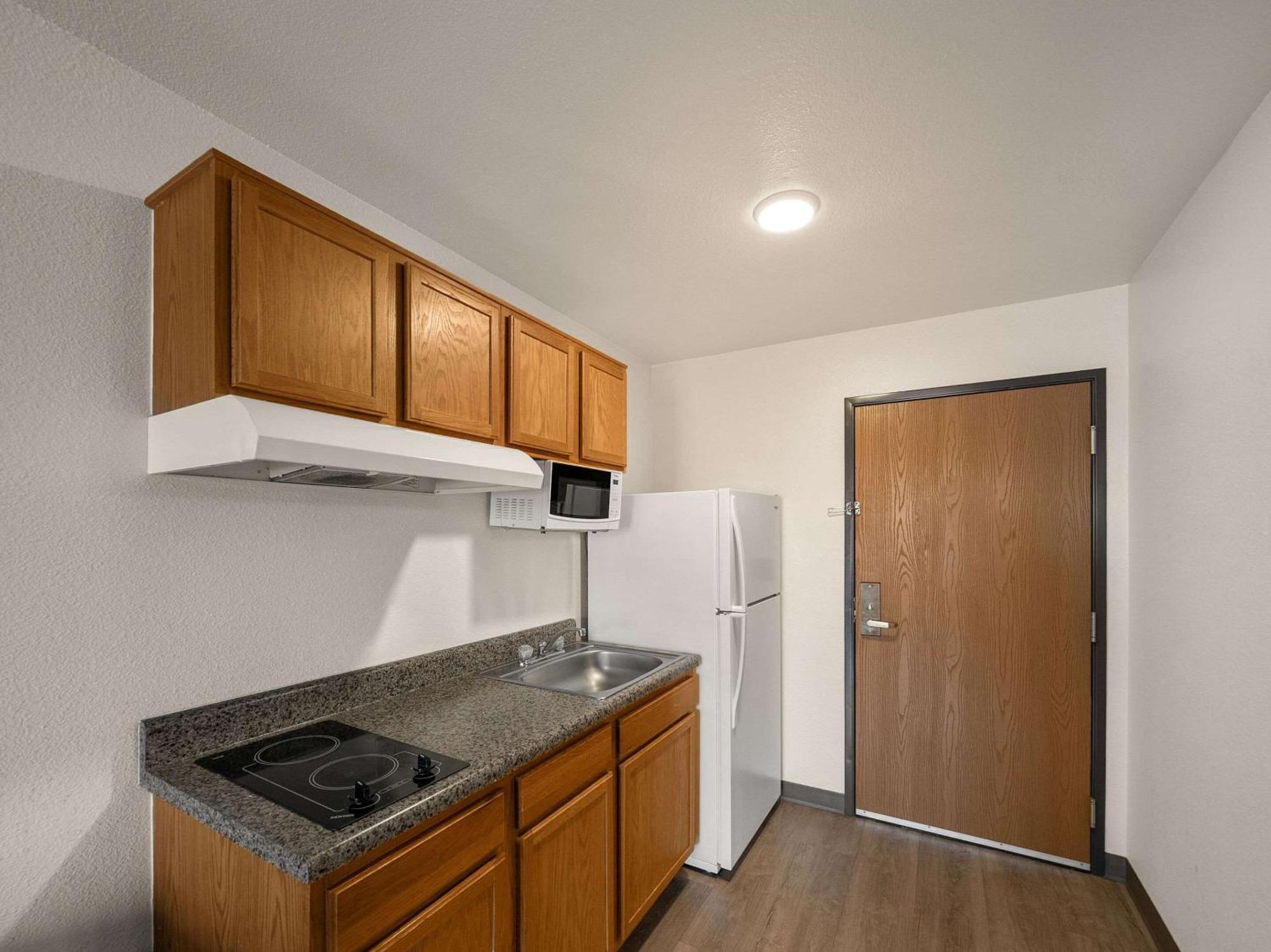 Woodspring Suites Dallas Рокуол Екстериор снимка